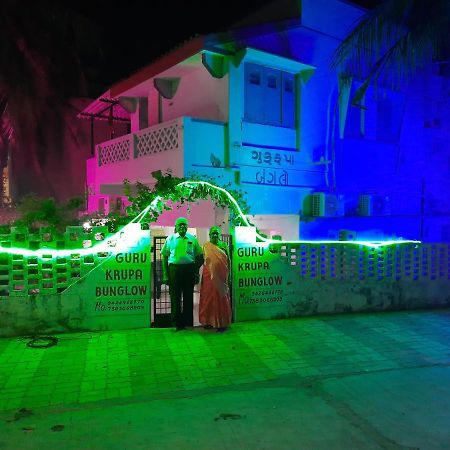Gurukrupa Bunglow Dwarka  Ngoại thất bức ảnh
