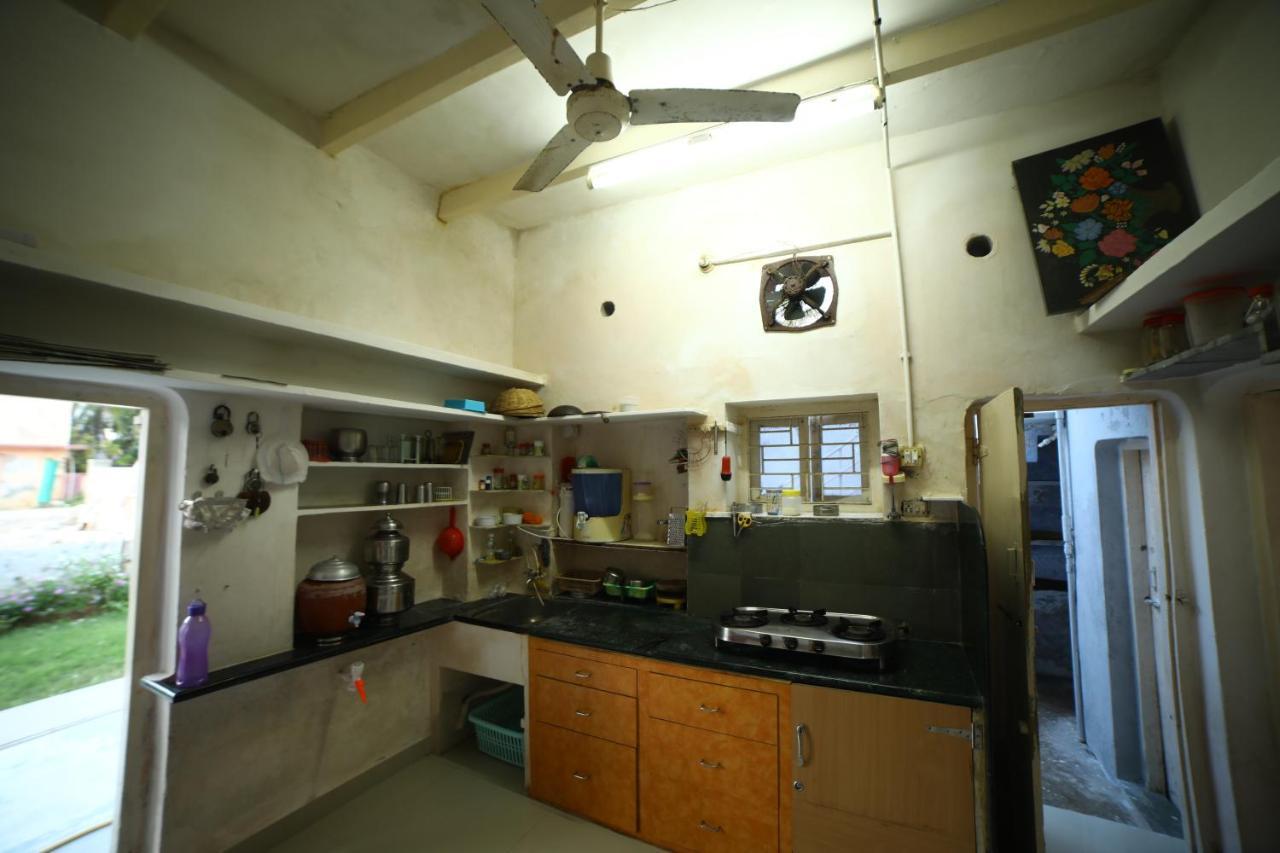 Gurukrupa Bunglow Dwarka  Ngoại thất bức ảnh