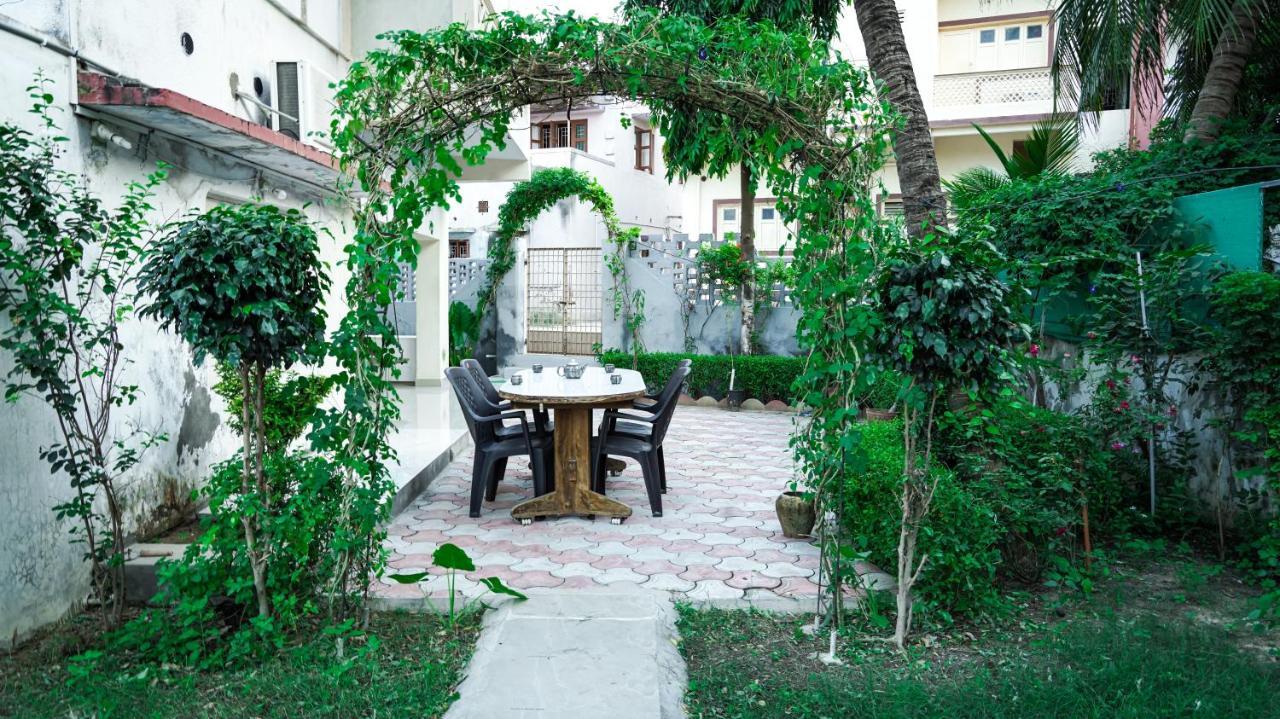 Gurukrupa Bunglow Dwarka  Ngoại thất bức ảnh