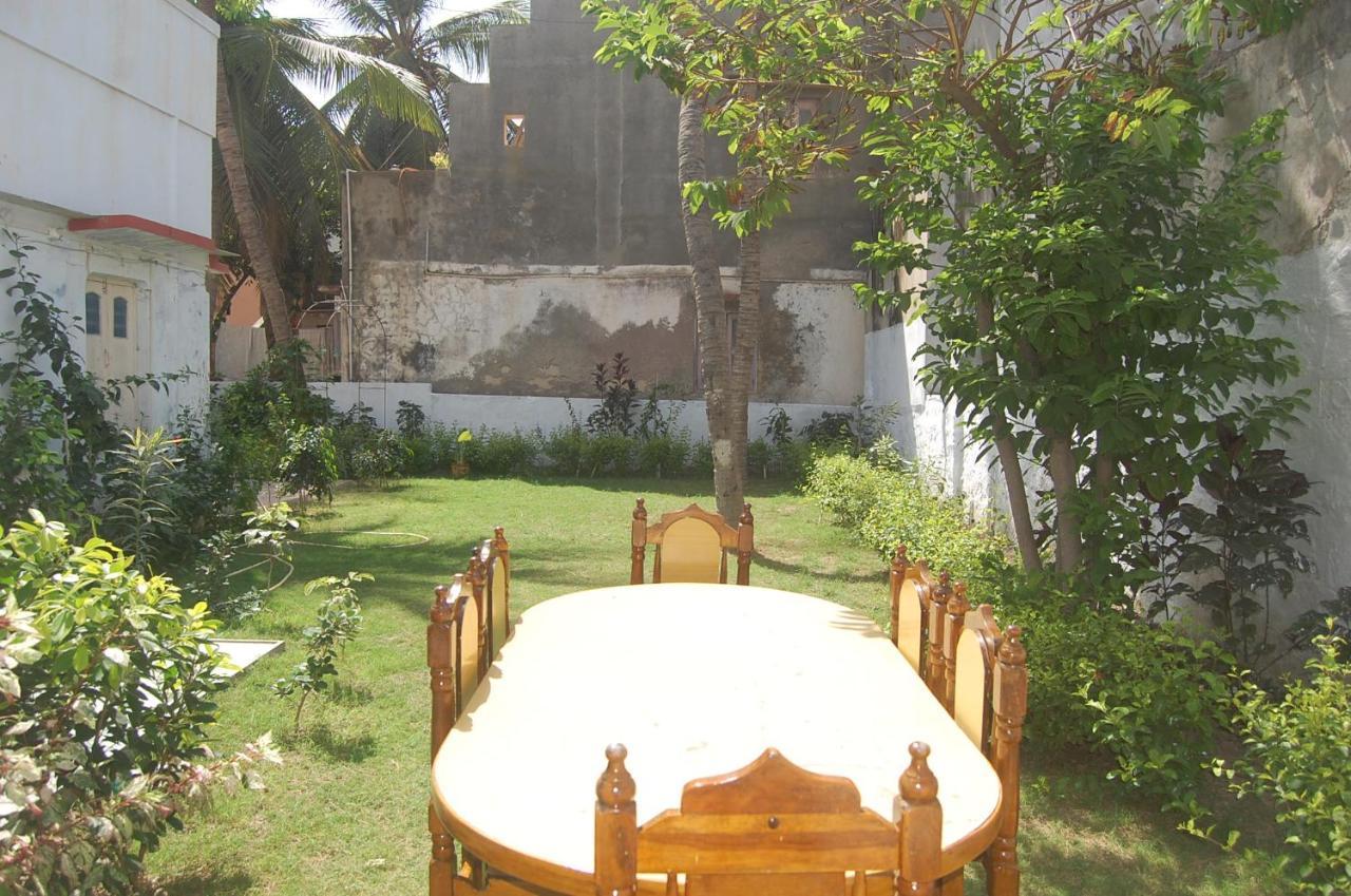 Gurukrupa Bunglow Dwarka  Ngoại thất bức ảnh