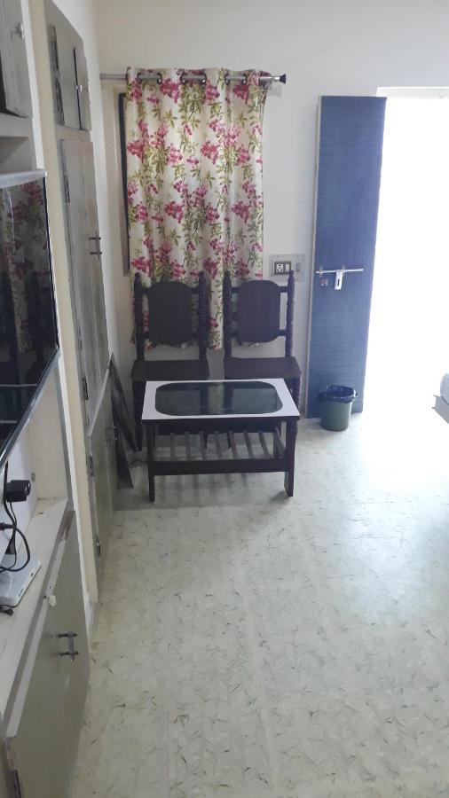 Gurukrupa Bunglow Dwarka  Ngoại thất bức ảnh